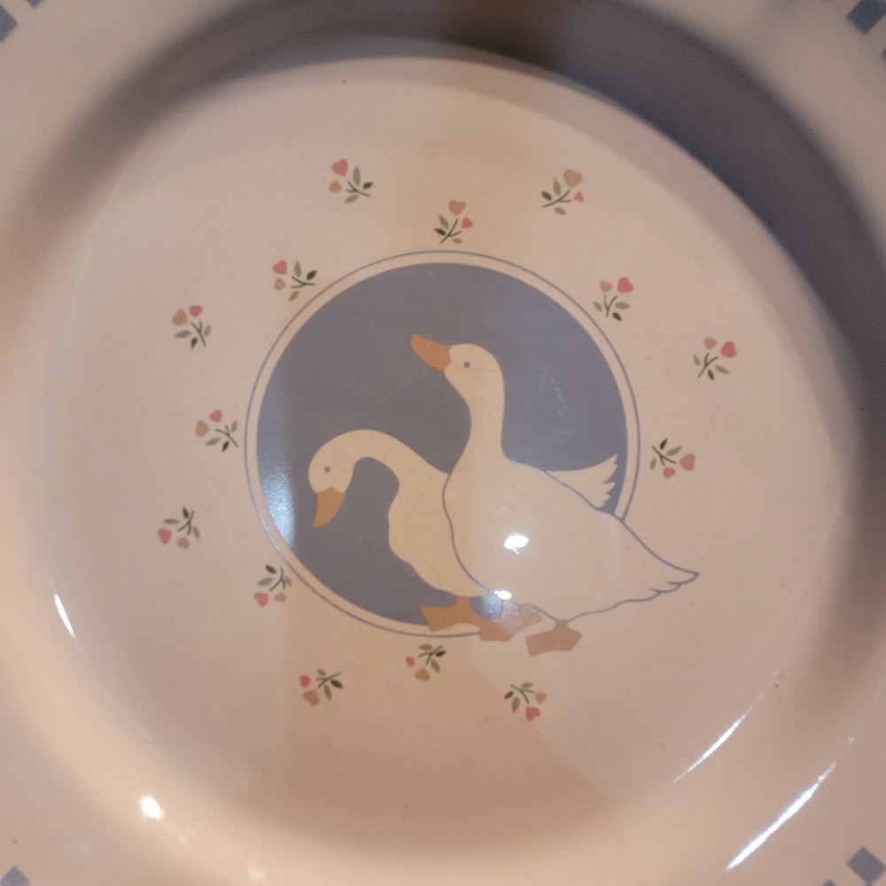 Charming Cream Goose Design Dinner Plate
